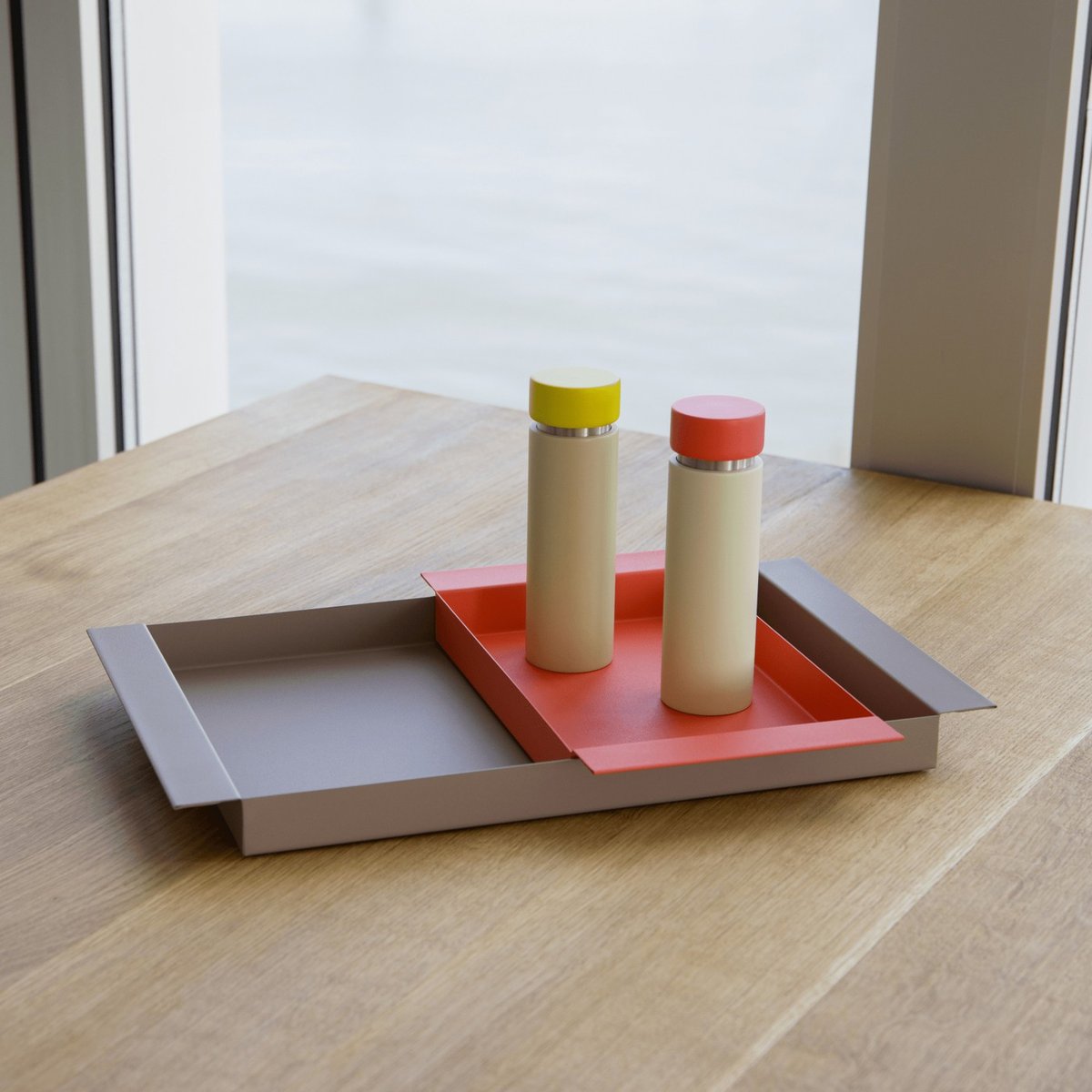 Plateau Ryo 27 x 47 cm taupe, REMEMBER