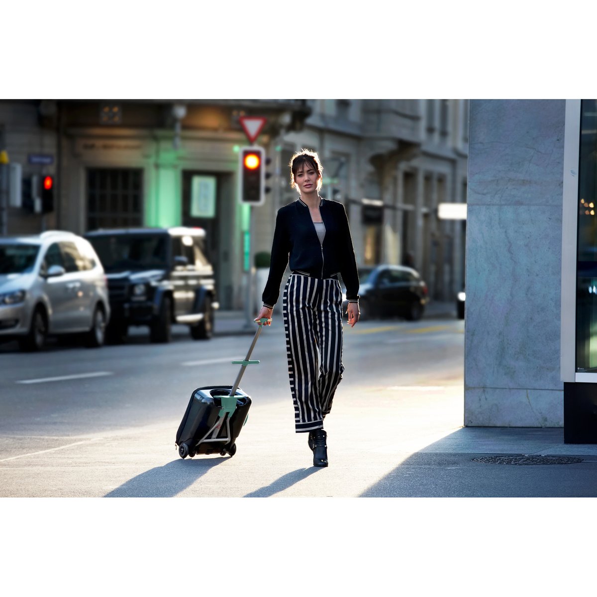 Valise enfant avec assise de voyage noir, vert, BEABA