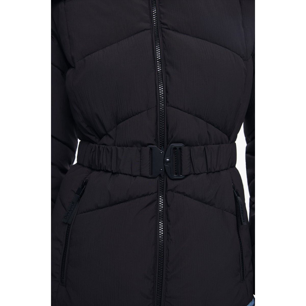 Manteau matelassé avec ceinture noir, DESIGUAL