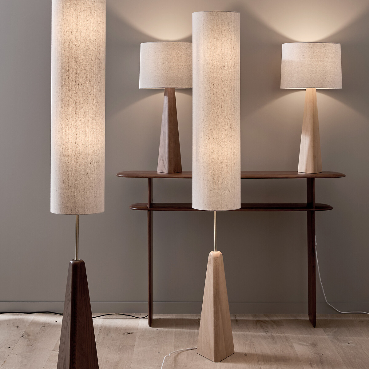 Lampadaire chêne massif teinté noyer, Nestwood noyer, AM.PM