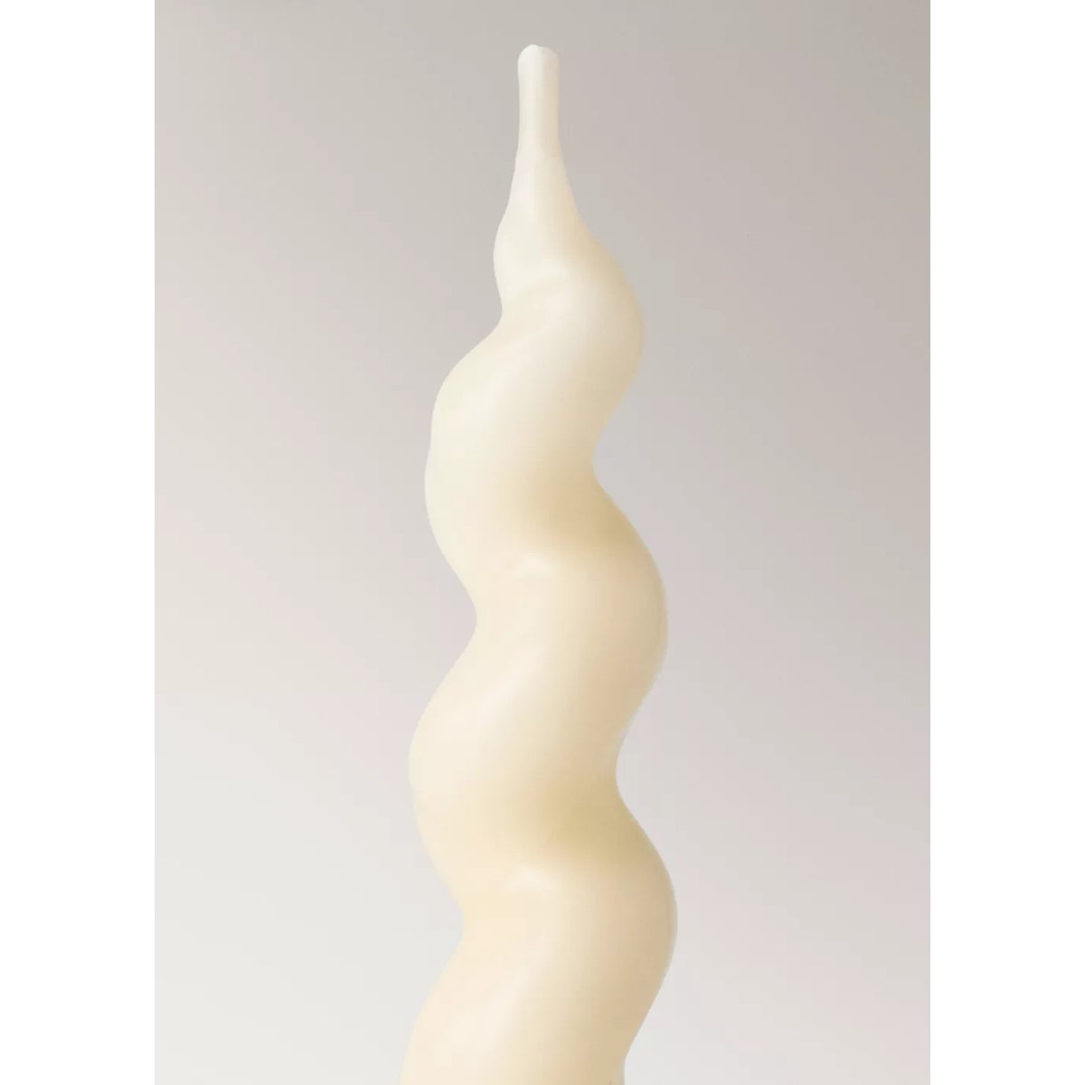 Bougies décoratives hautes avec motif en spirale blanc cassé, MANGO HOME