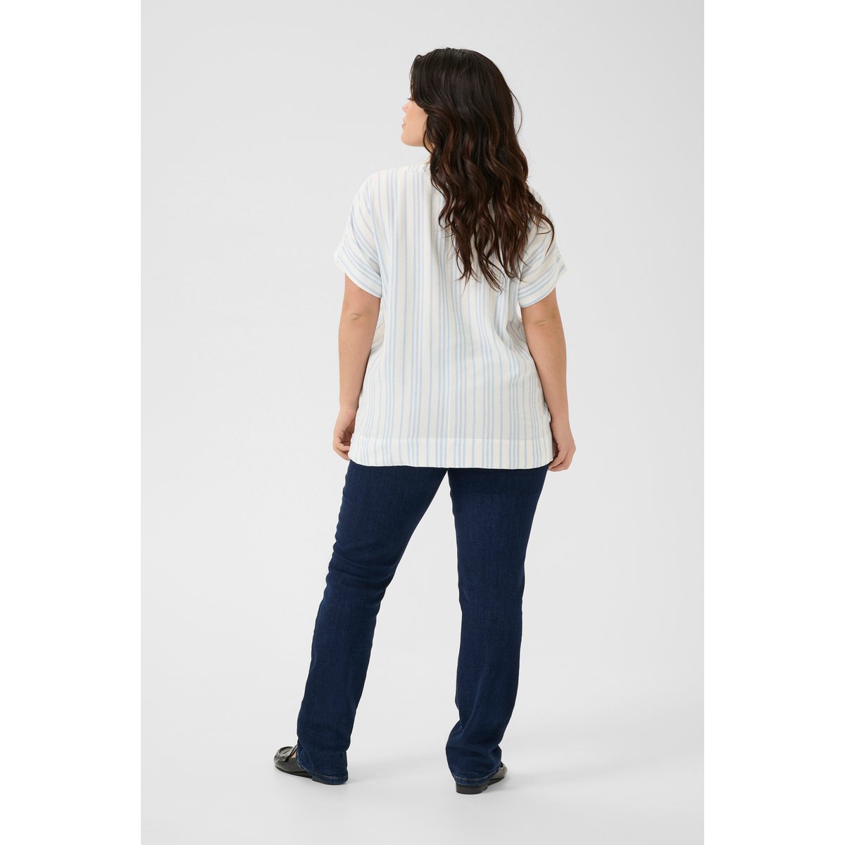 Blouse à manches courtes blanc chalk/bleu soft chambray rayé, KAFFE CURVE