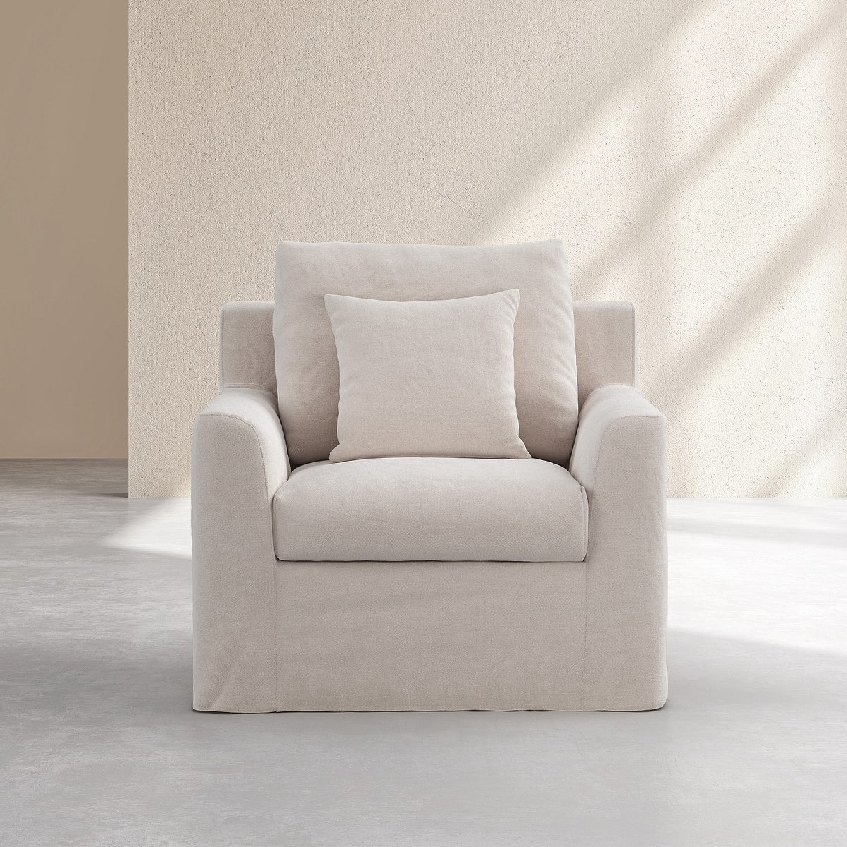 Fauteuil déhoussable en coton et lin garni de plumes OSTUNI beige, HABITAT