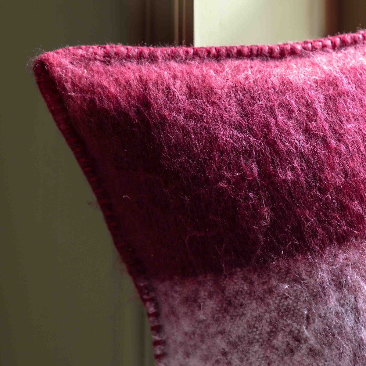 Check Faux Moira Cushion merlot, ÉDITÉ