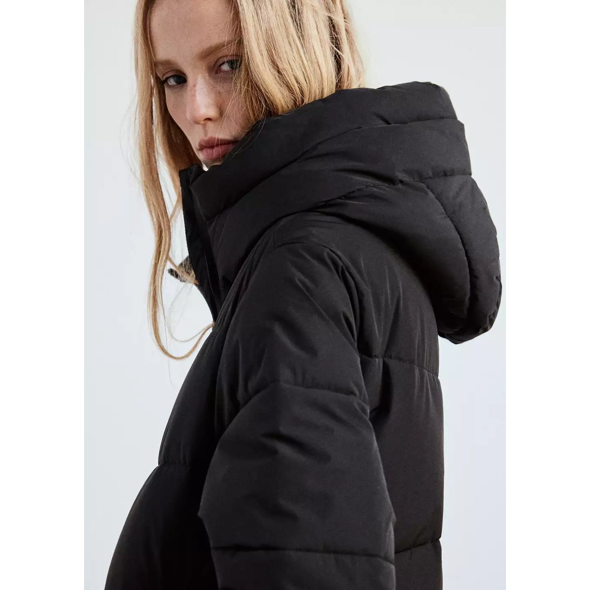 Anorak matelassé à capuche noir, MANGO