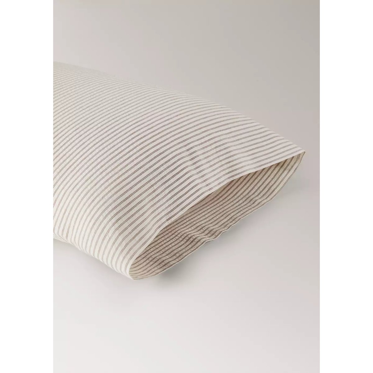 Taie d'oreiller coton seersucker à rayures fines 45x110 cm café, MANGO HOME