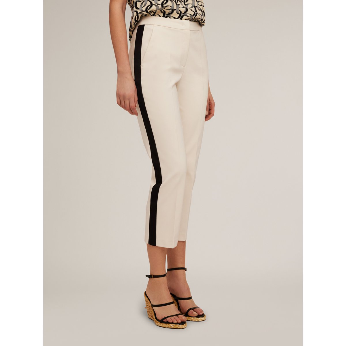 Pantalon court avec bande latérale blanc, MOTIVI