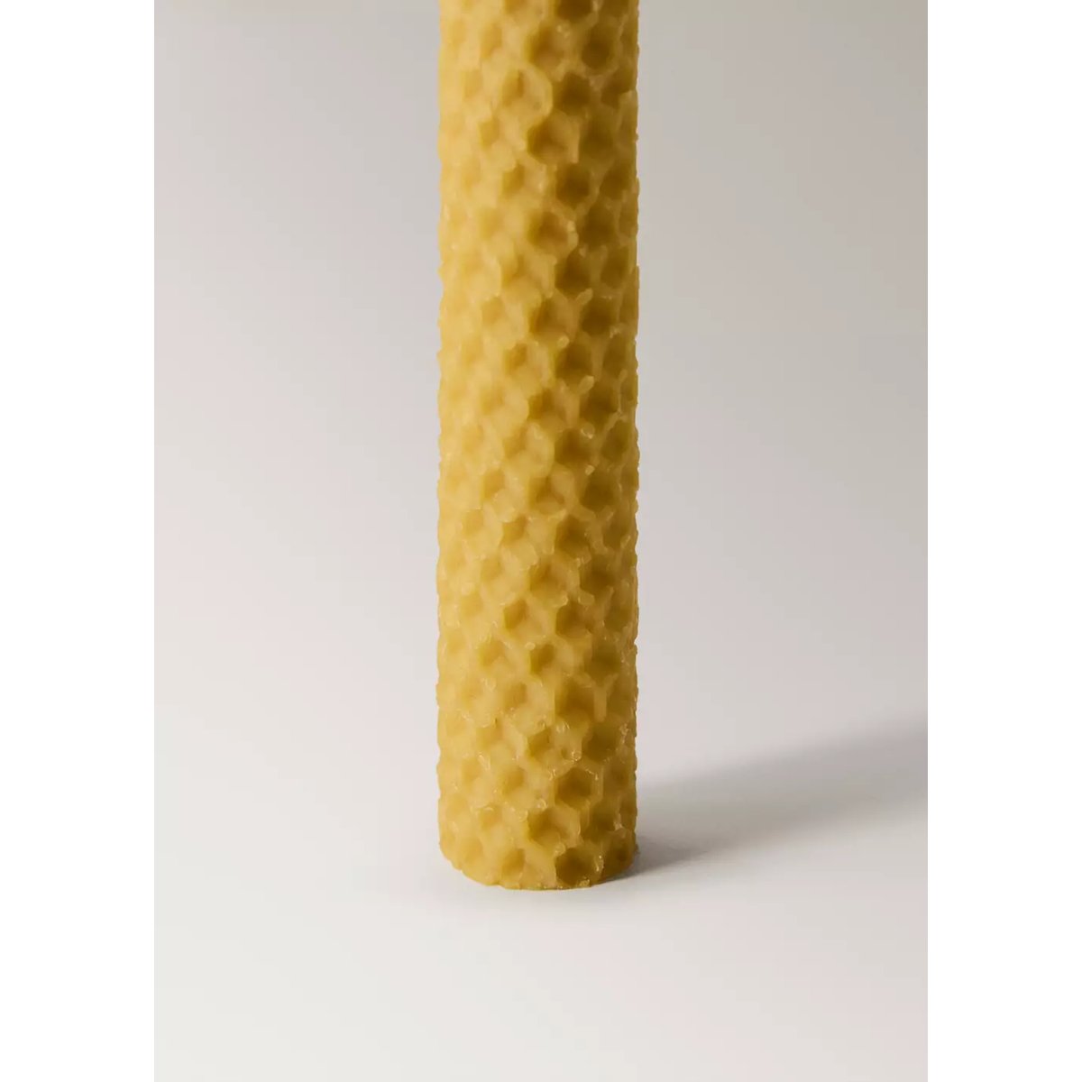 Bougies longues décoratives en cire d’abeille ocre, MANGO HOME