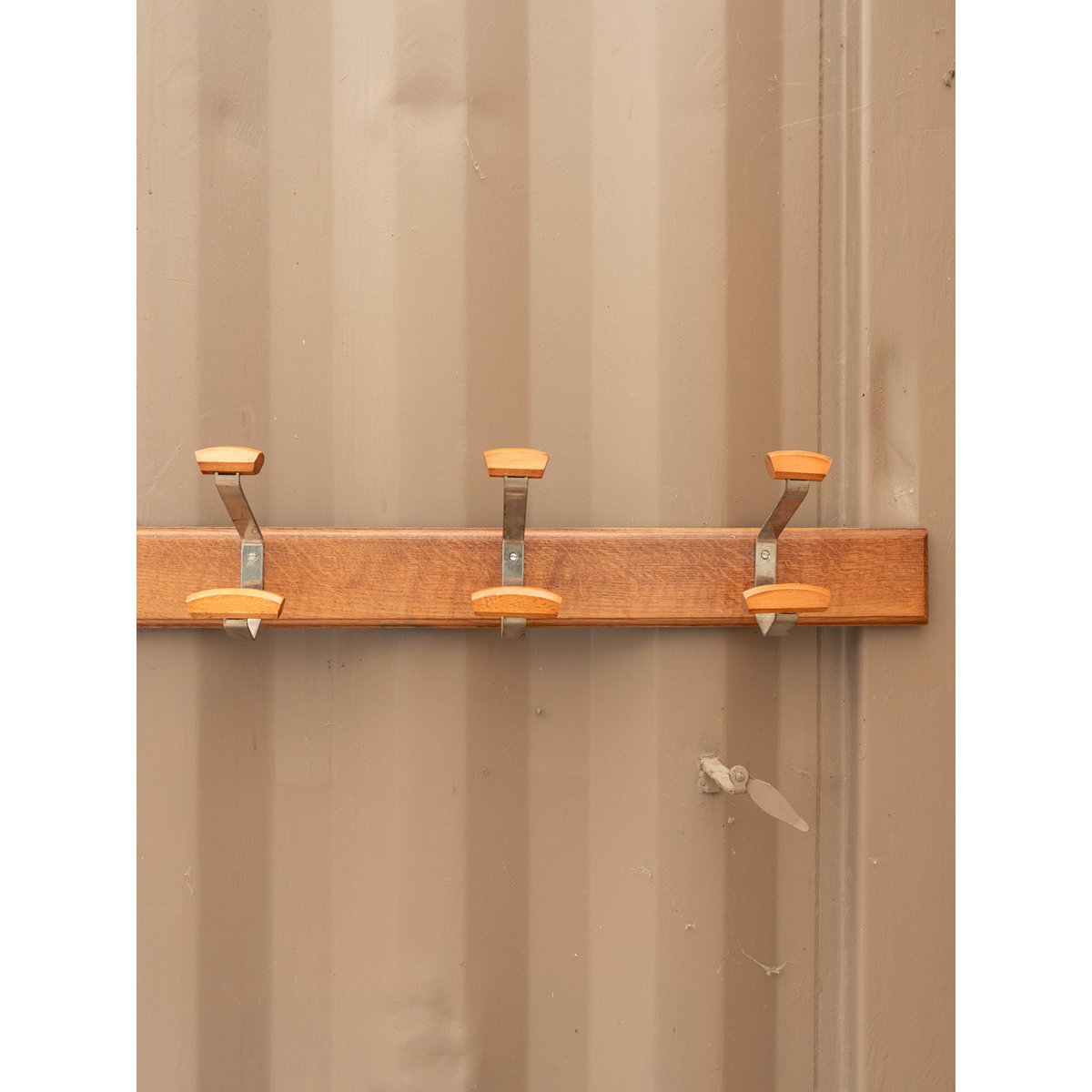 Porte-manteau en bois et métal Max N°492 - Bon état argenté, DEBONGOUT