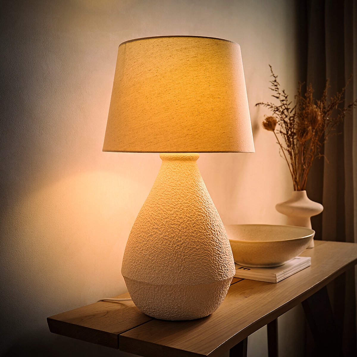 Huey Speckled Ceramic Hand Finished Table Lamp with Tapered Shade cream, SO'HOME