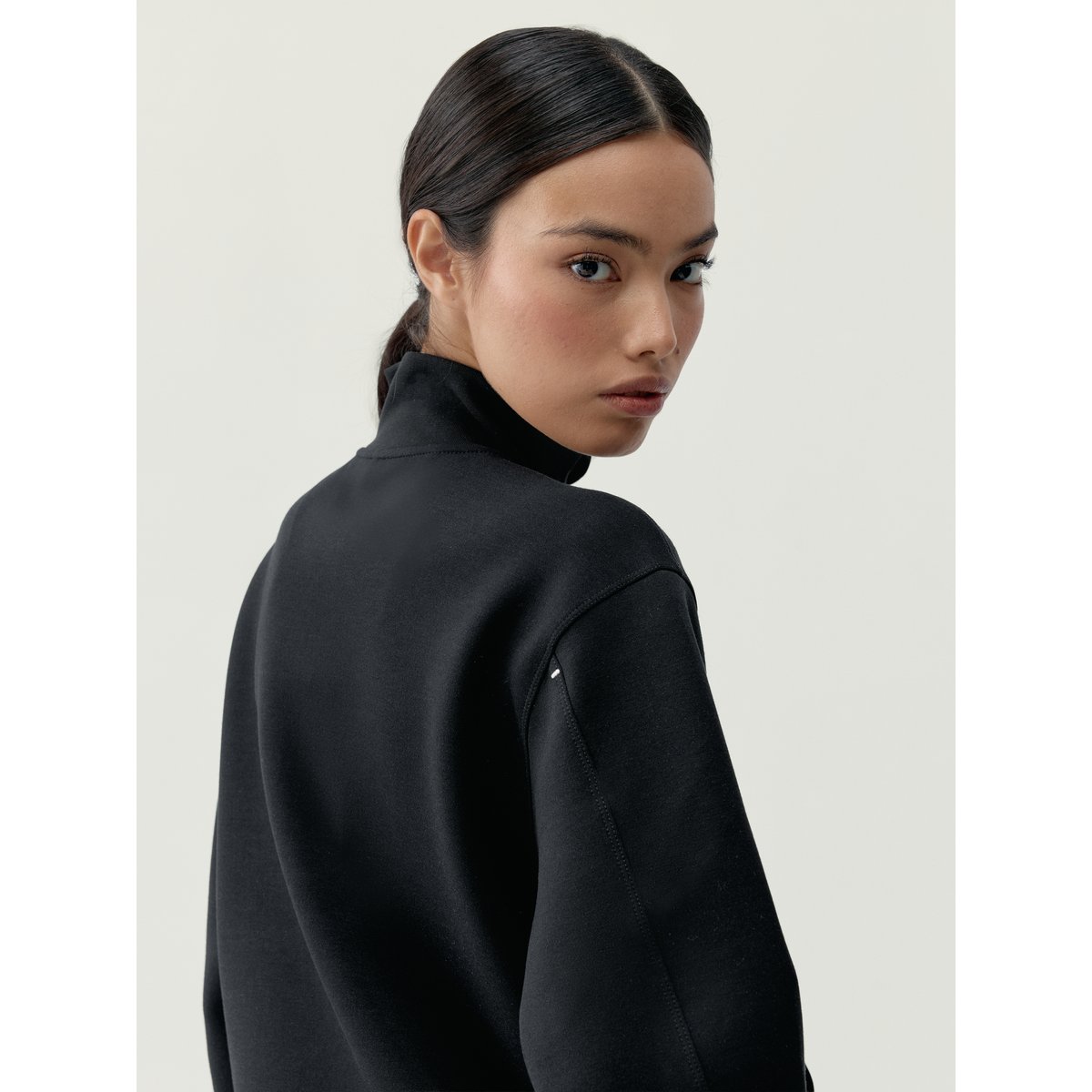 Sweat de sport femme Bloom Demi-zip séchage rapide noir profond, BORN