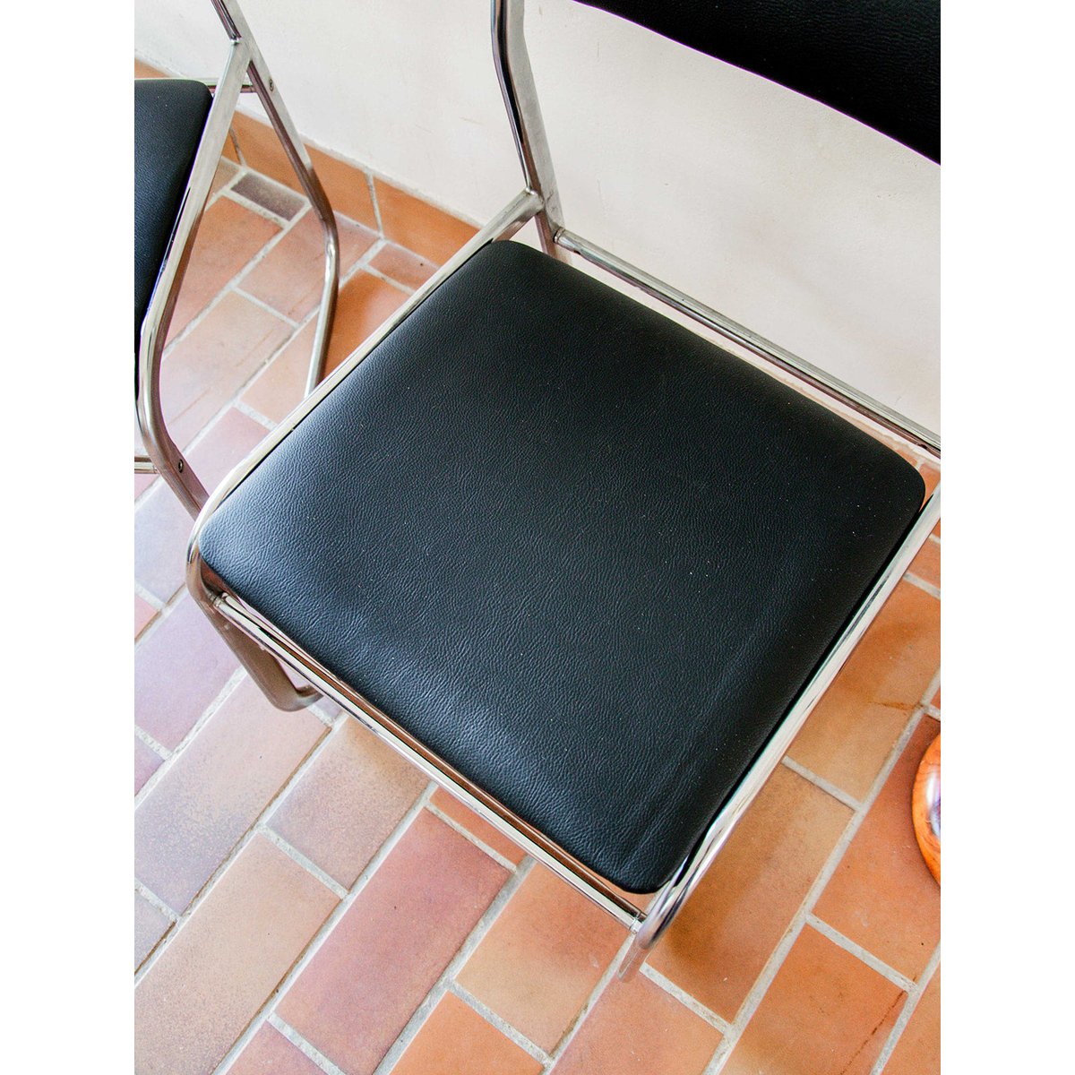 Duo de chaises en métal Diana N°405 - Bon état noir, DEBONGOUT