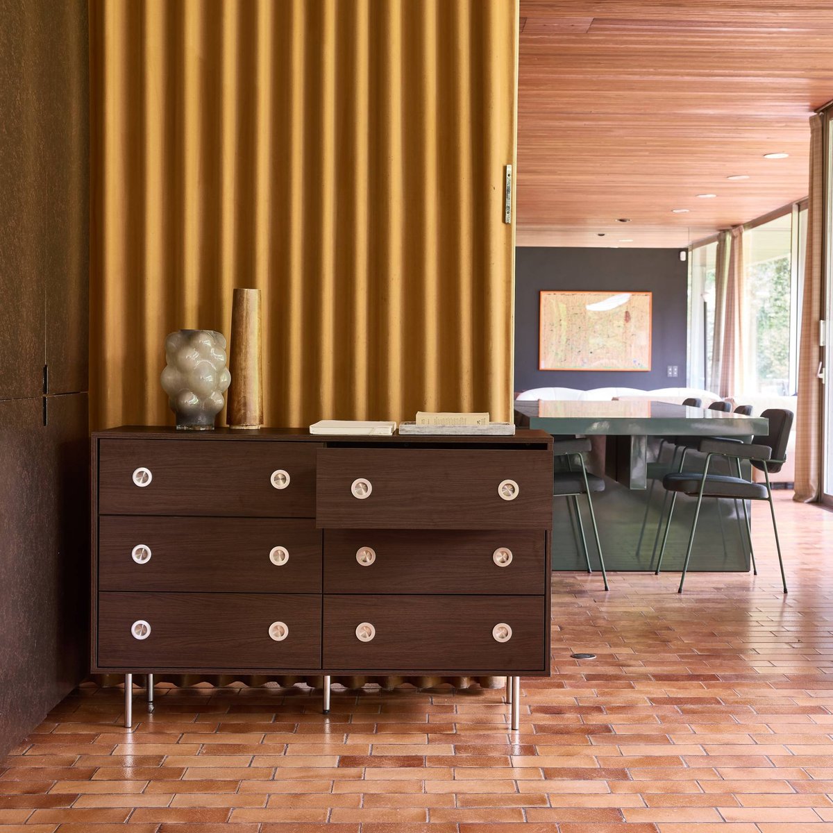 Commode vintage décor bois et acier inoxydable 6 tiroirs SHELBY noyer, SWEEEK