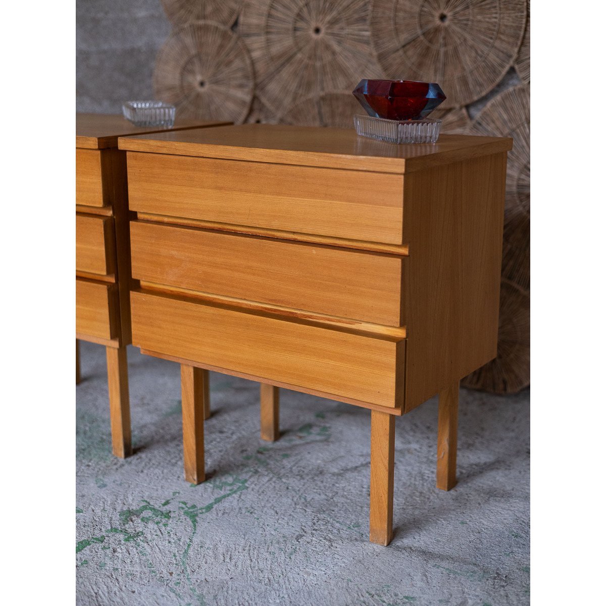 Paire de tables de chevet vintage Maïa N°1606 - Bon état bois clair, DEBONGOUT