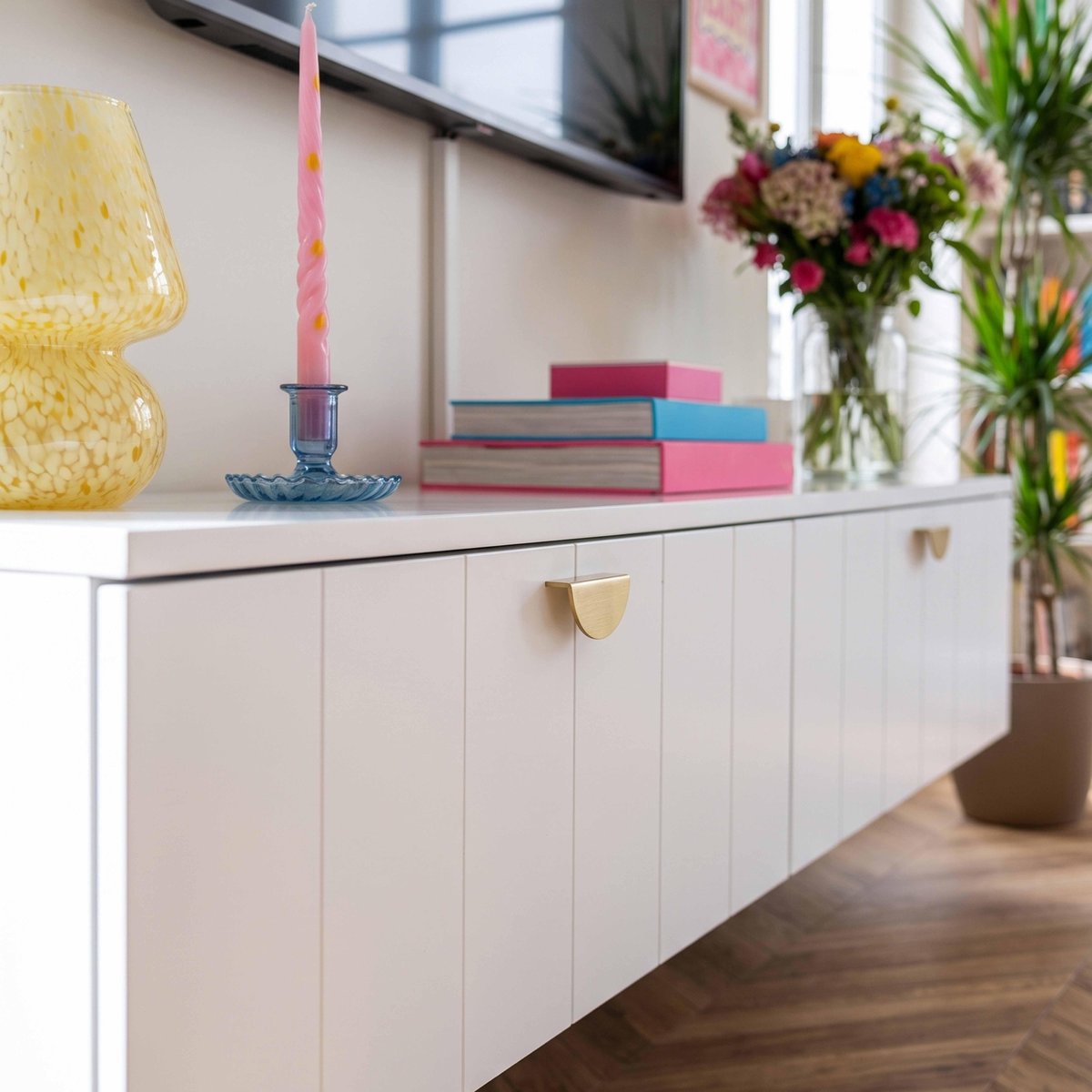 Meuble TV suspendu 160 cm style bohème, HOLLY blanc, OVIALA