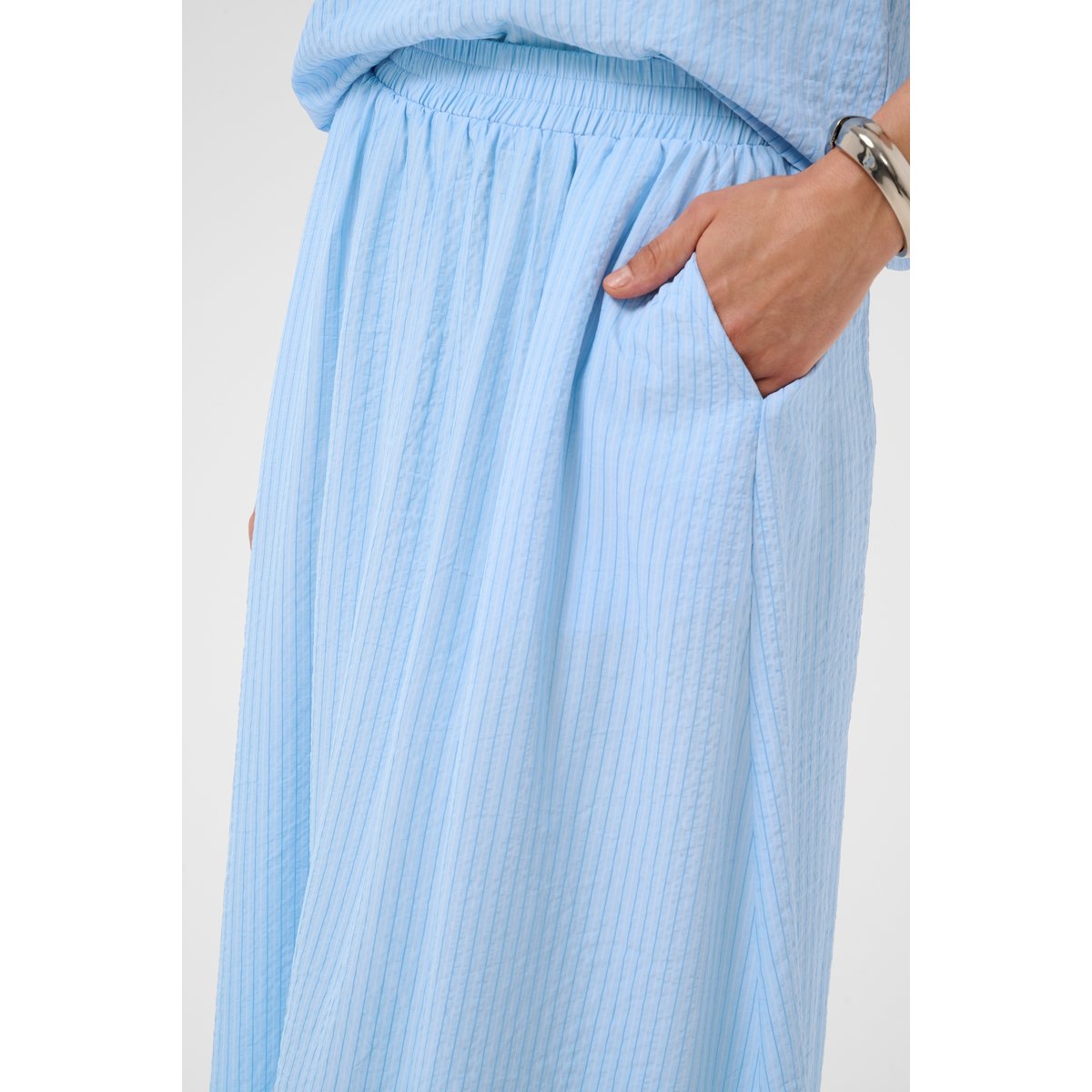 Jupe casual bleu blanc light blue, white stripe, KAFFE