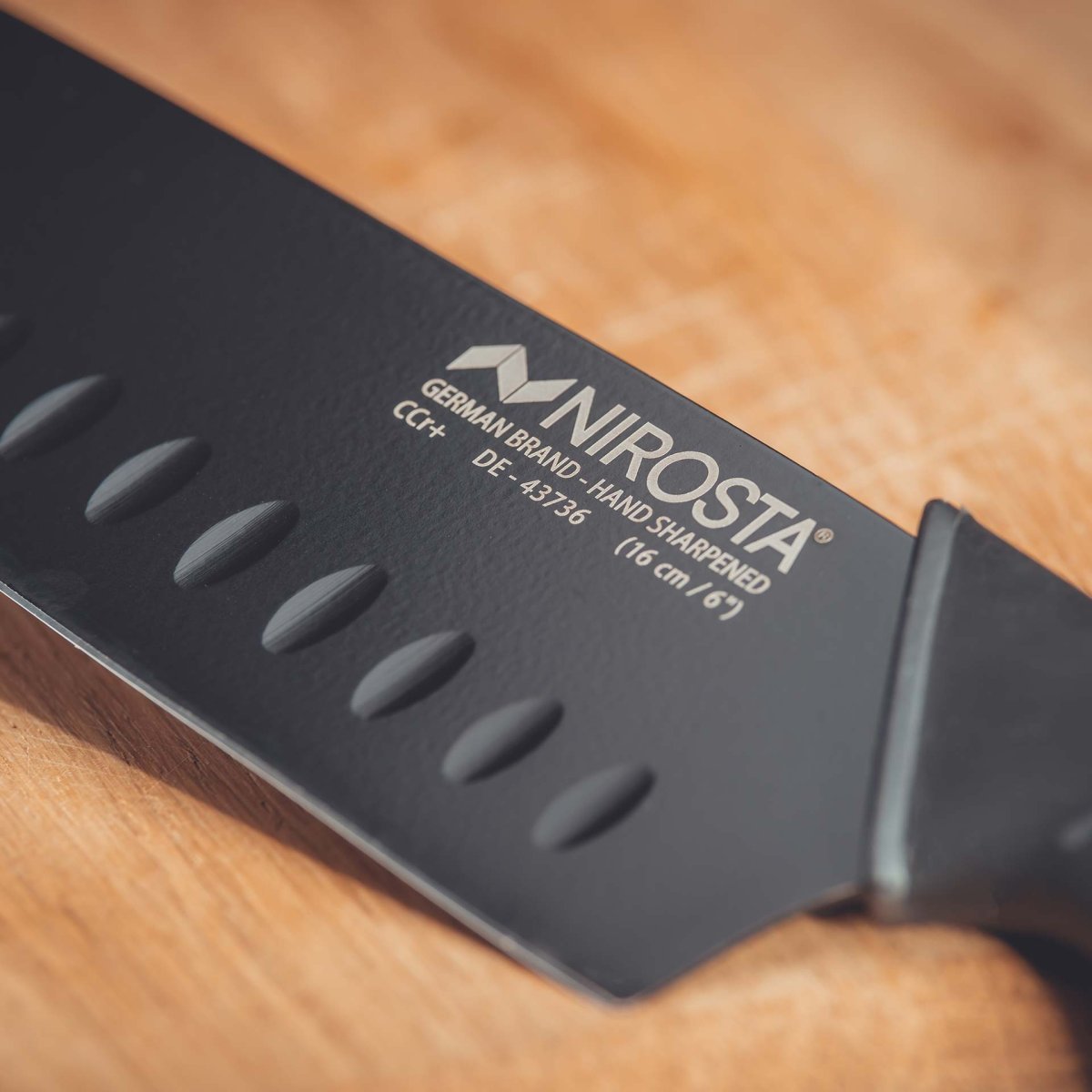 Couteau de cuisine Santoku lame de 16 cm BLACK EDITION noir, NIROSTA