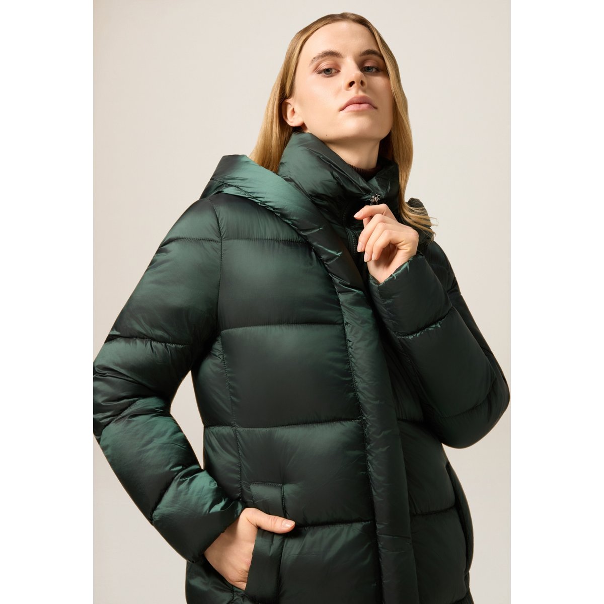 Veste matelassée longue avec capuche vert, OLTRE