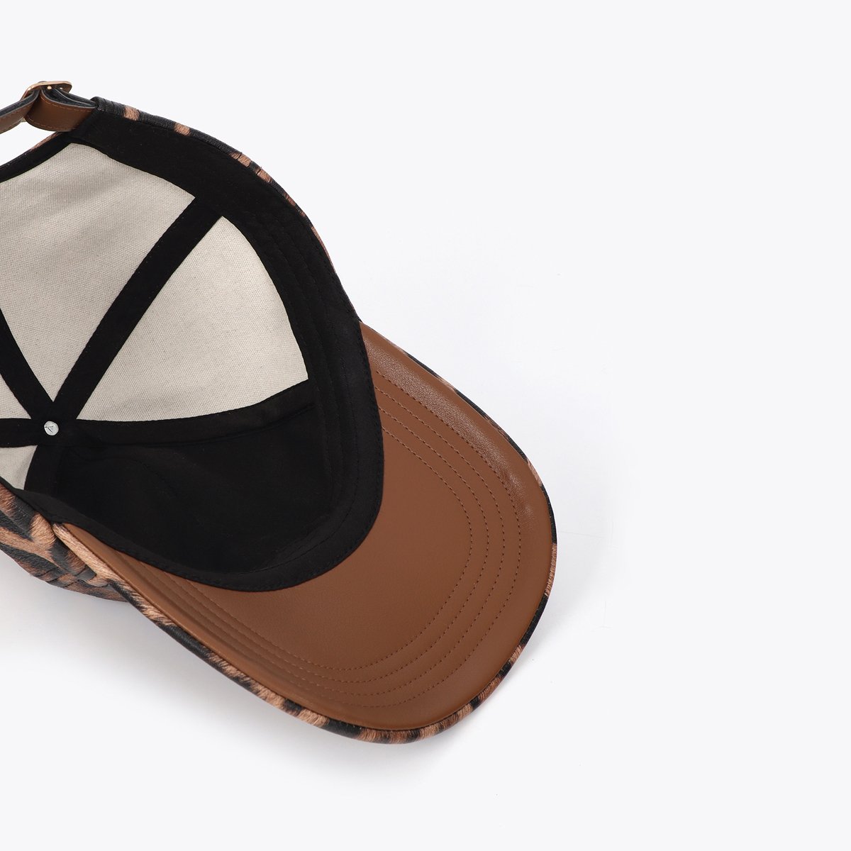 Casquette imprimée léopard à logo métallique léopard, LOLA CASADEMUNT