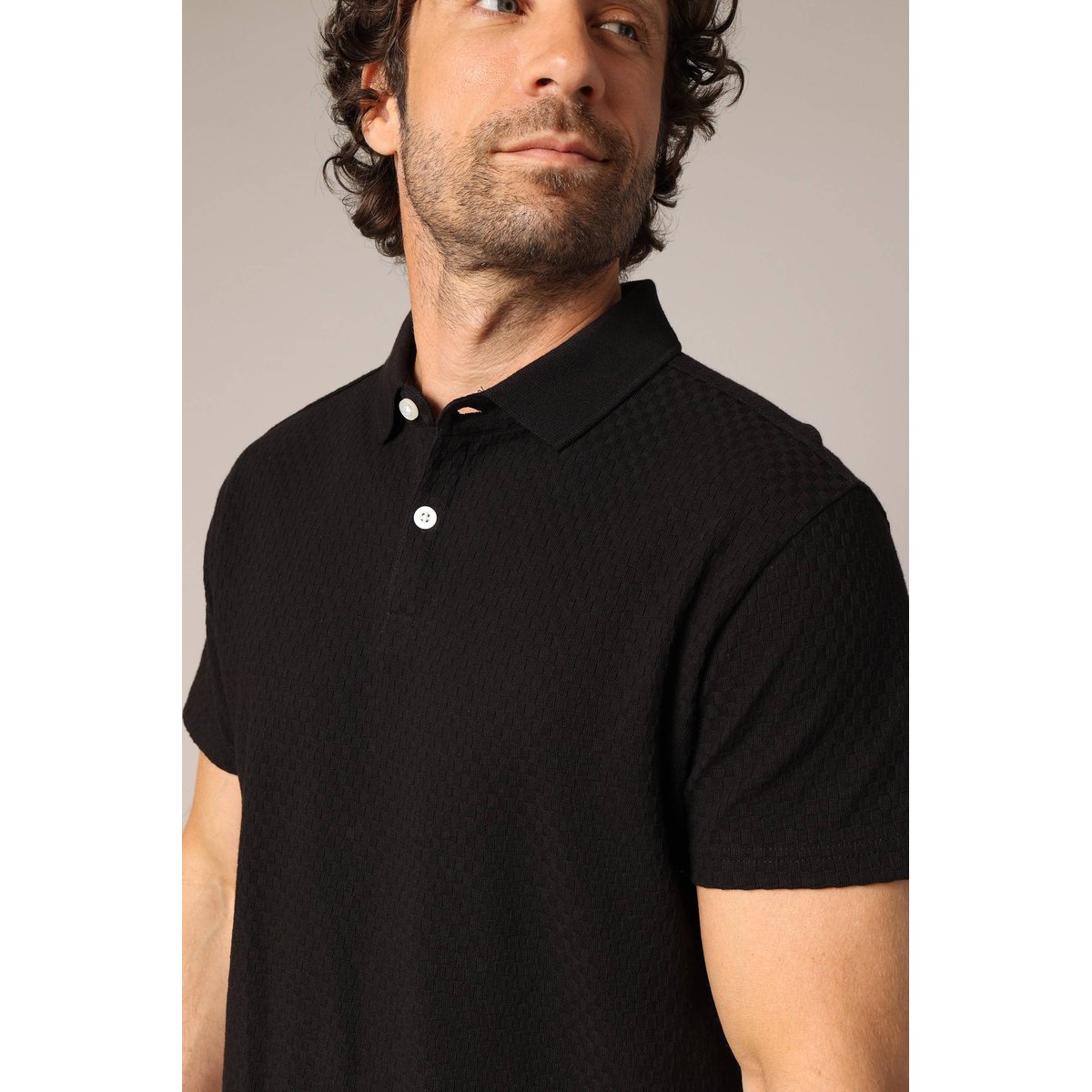 Polo noir pour homme en maille texturée, col classique et coupe élégante MERLIN black, DEELUXE