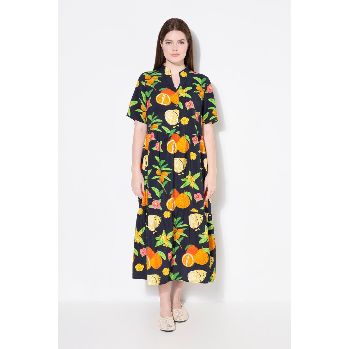 Robe maxi à base volantée. Col cygne marine, ULLA POPKEN