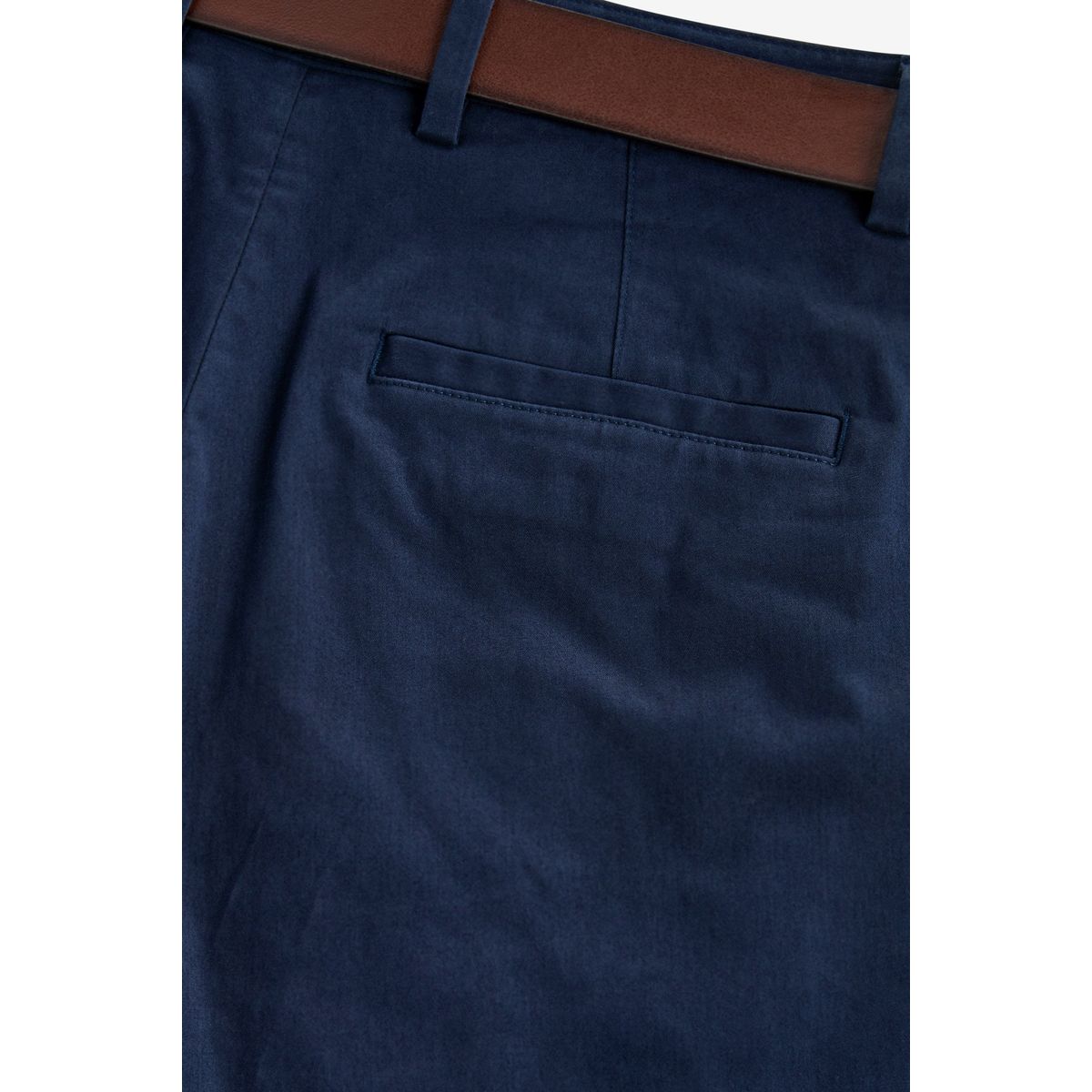 Pantalon Chino Avec Ceinture Coupe Slim bleu marine, NEXT