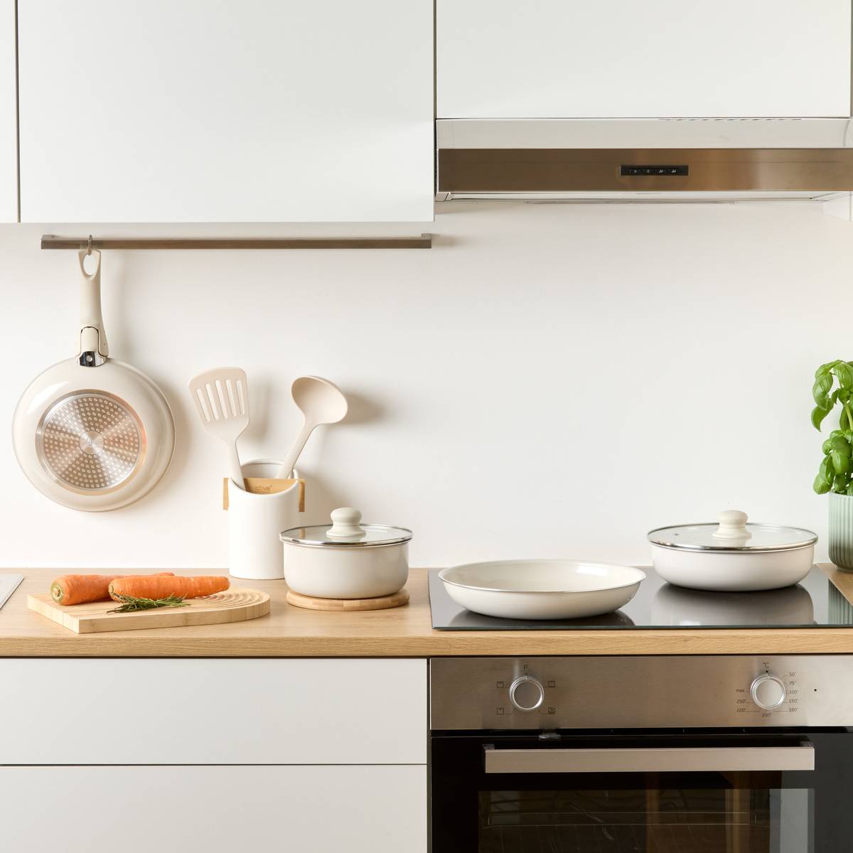 Batterie de cuisine 12 pièces ESSENTIELS beige, 5FIVE SIMPLY SMART