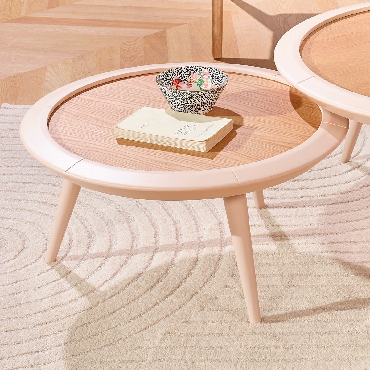 Table basse ronde style contemporain en chêne JACQUELINE rose, ROBIN DES BOIS