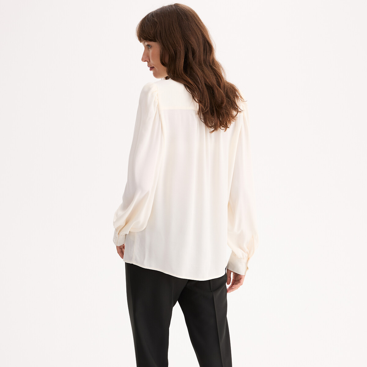 Blusa com decote em V e mangas compridas cru, ANNE WEYBURN