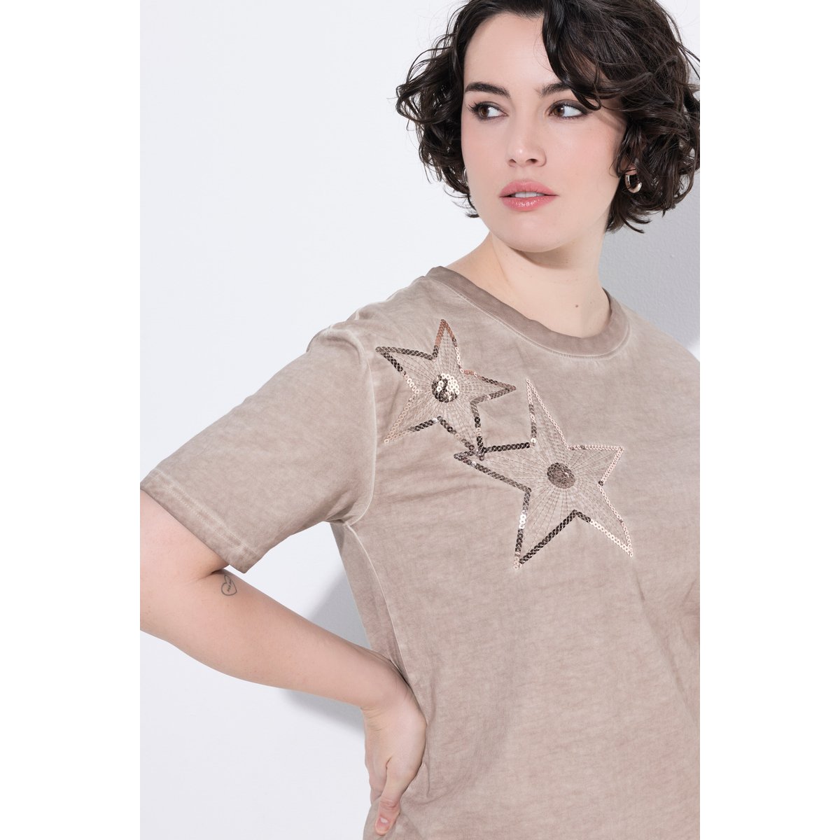 T-shirt oversize avec étoiles de mer beige, ULLA POPKEN