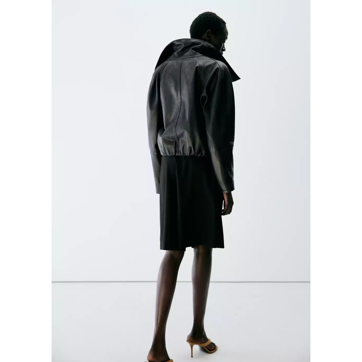 Jupe short noir, MANGO