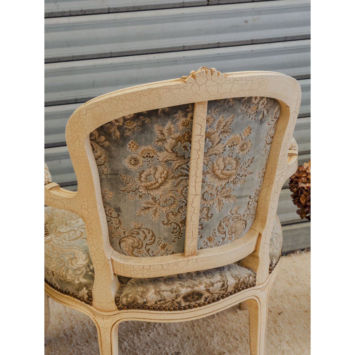 Paire de fauteuils en bois et tissu Ernest N°1617 - Bon état beige, DEBONGOUT