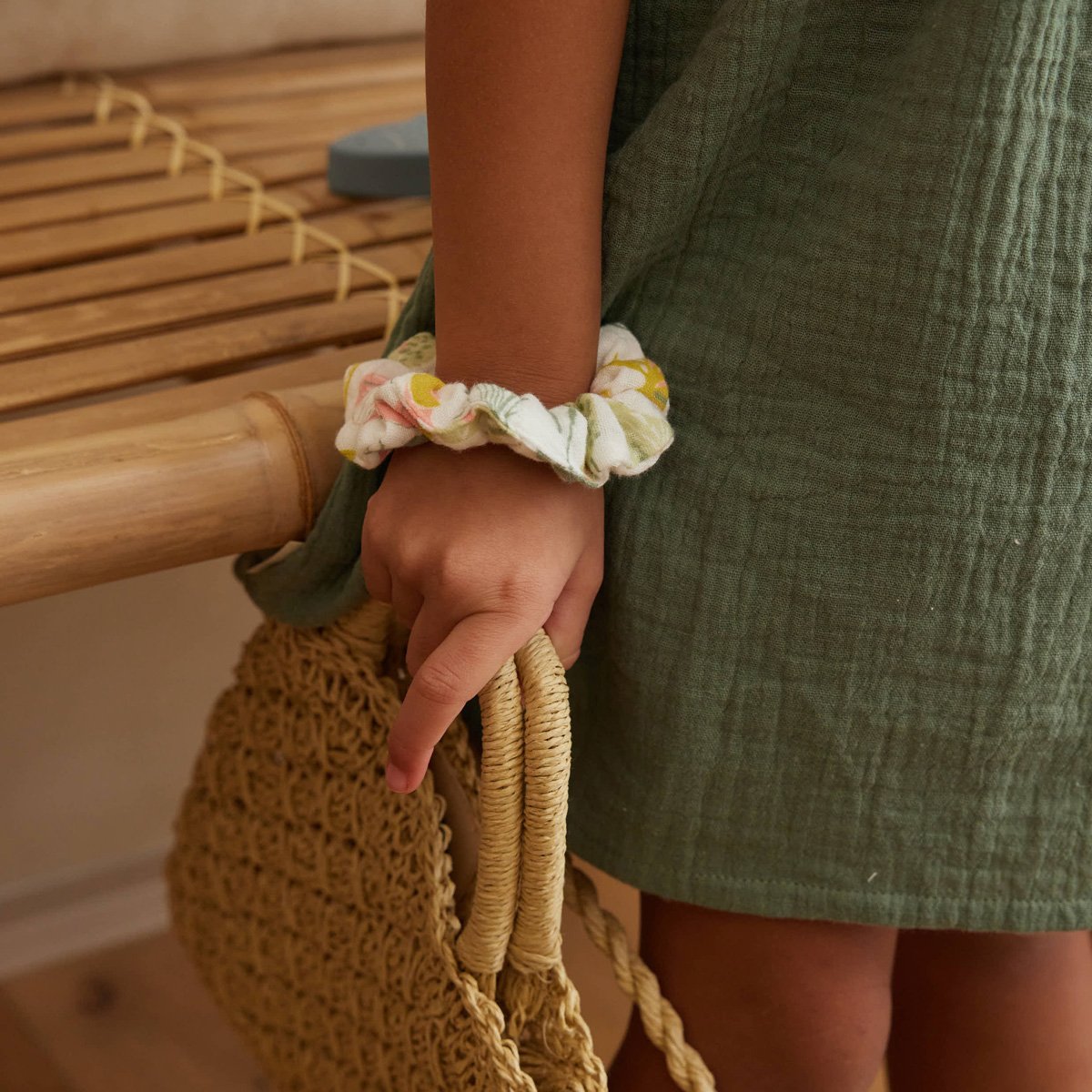 Robe enfant en gaze de coton + chouchou PIVOINA kaki, PETIT BEGUIN