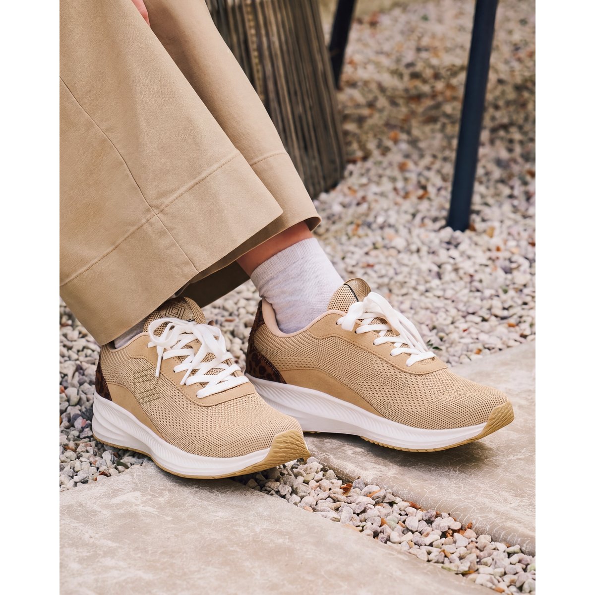 Baskets beige, ISOTONER