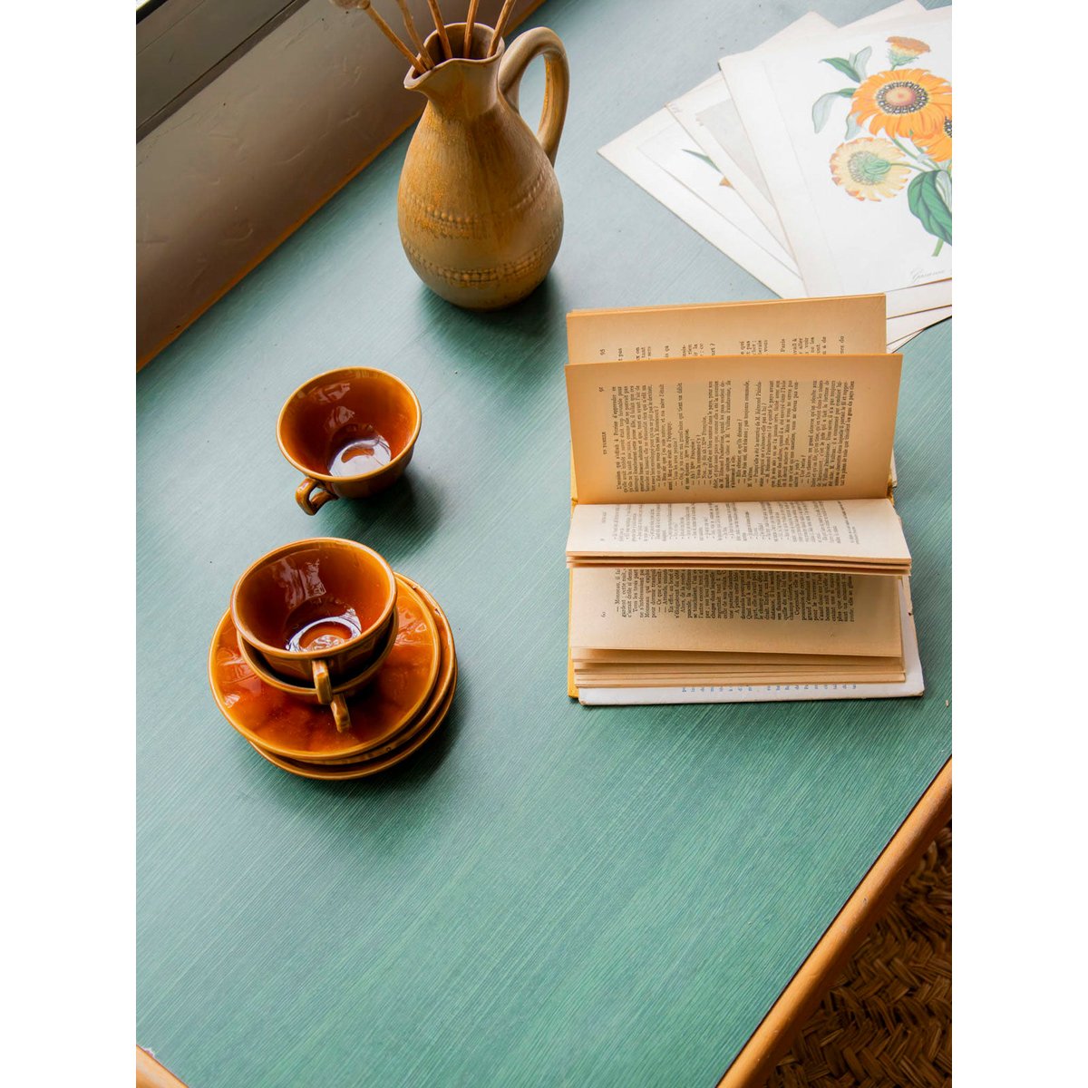 Table basse au plateau vert forêt Donna N°1606 - Bon état vert, DEBONGOUT