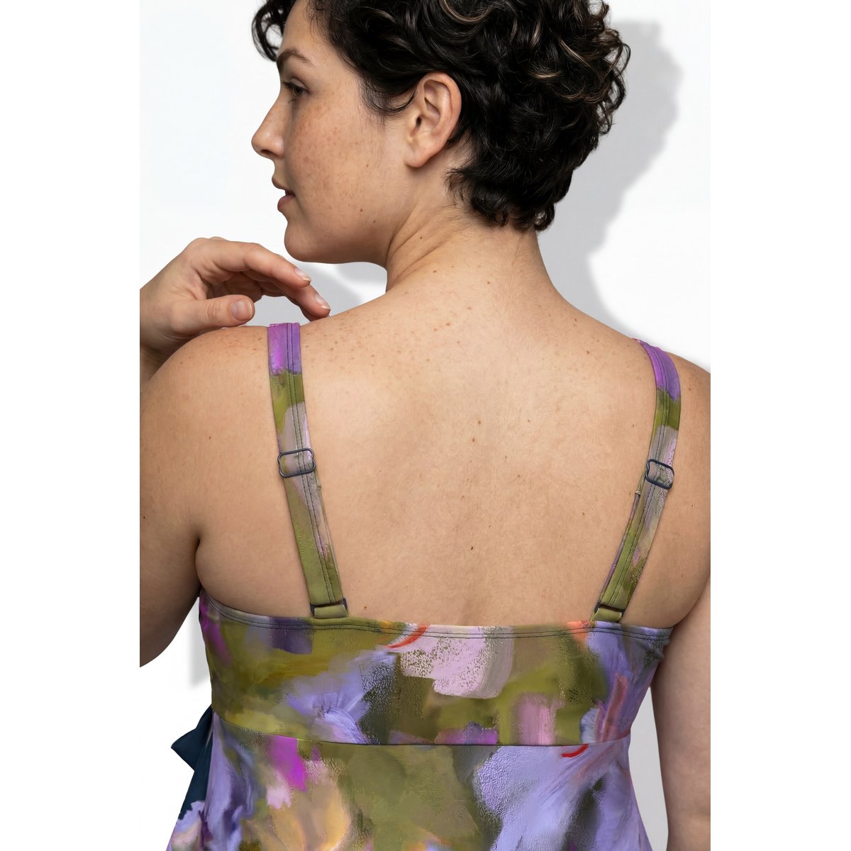 Robe de bain à fleurs, bonnets souples vert mousse, ULLA POPKEN