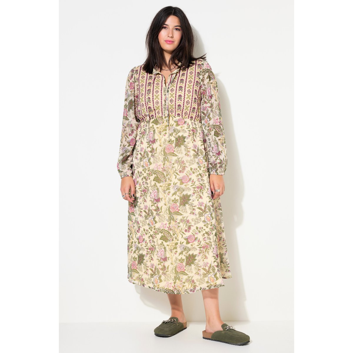Robe maxi, coupe évasée vert tilleul, STUDIO UNTOLD