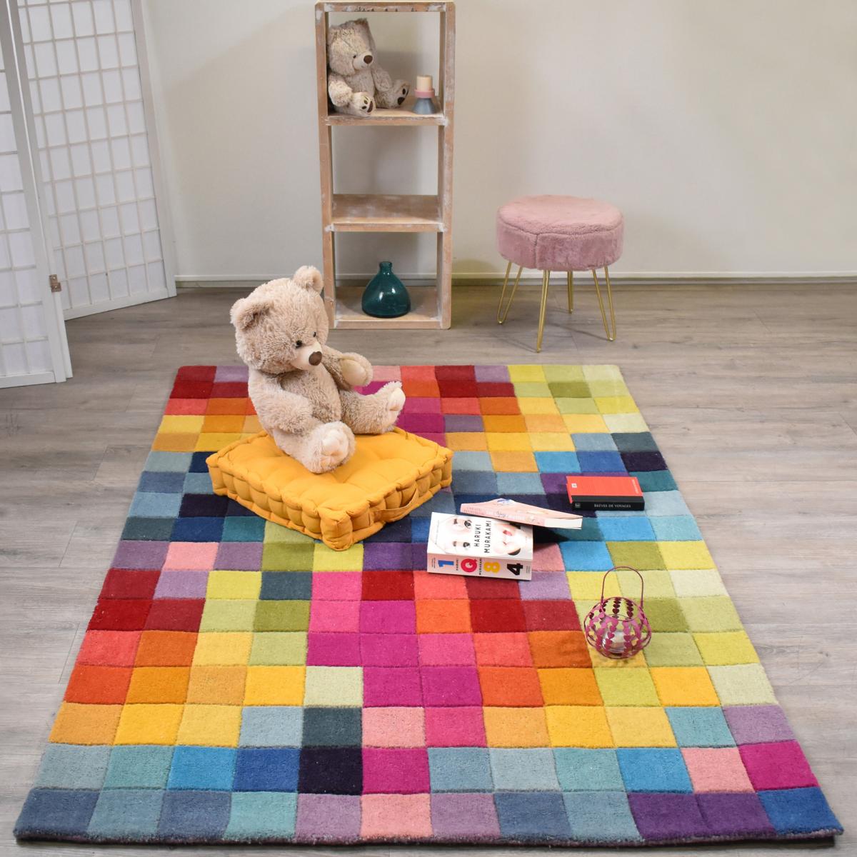 Tapis salon et chambre fait main en laine motif damier AXEL multicolore, UN AMOUR DE TAPIS