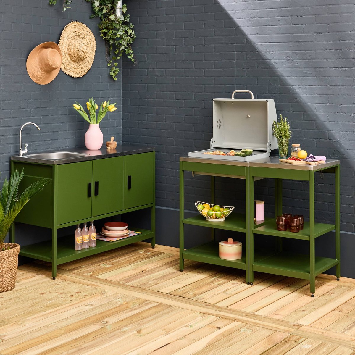 Cuisine d'extérieure 3 modules avec barbecue charbon de bois sur pieds, 2 étagères et thermomètre NAXOS BARBECUE CHARBON + 2 MODULES noir, SWEEEK