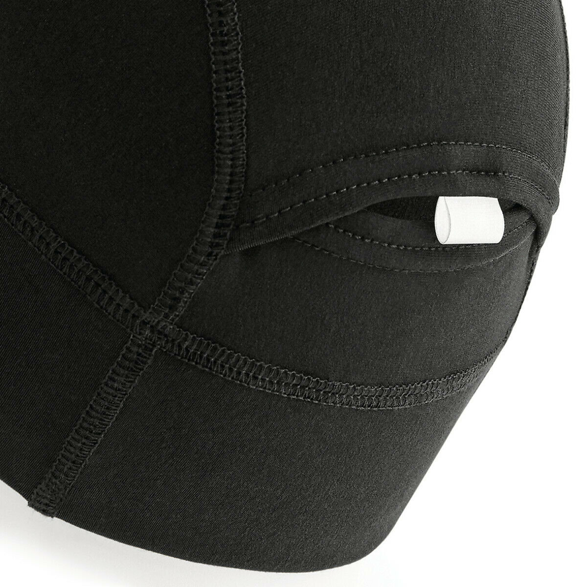 Bonnet noir, BEECHFIELD