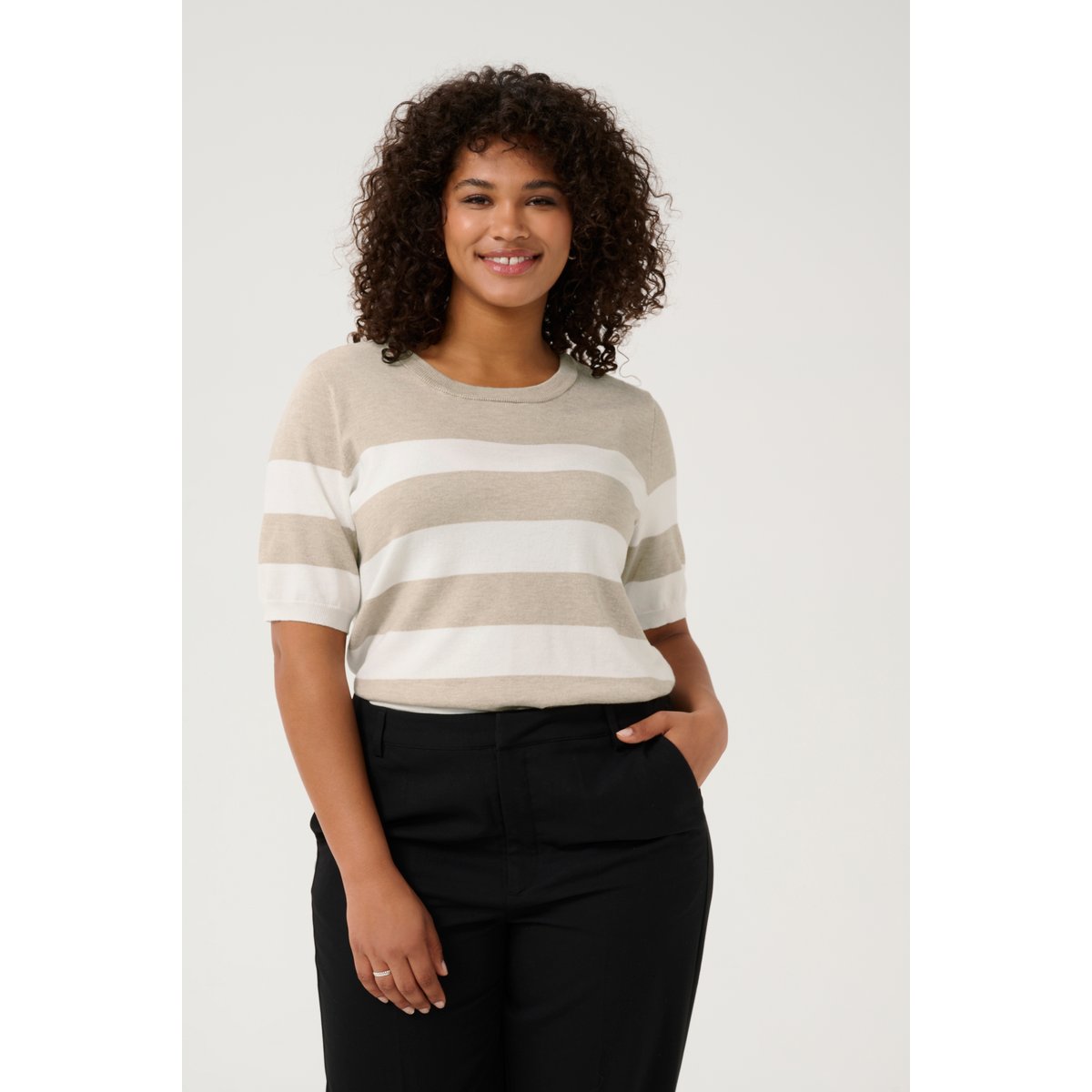 Pullover en maille manches mi-longues blanc/beige rayures chalk/feather grey bold stripe, KAFFE CURVE