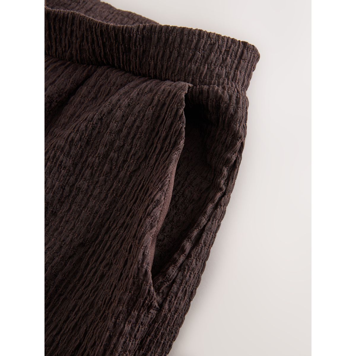 Pantalon texturé coupe large marron chocolat, NEXT