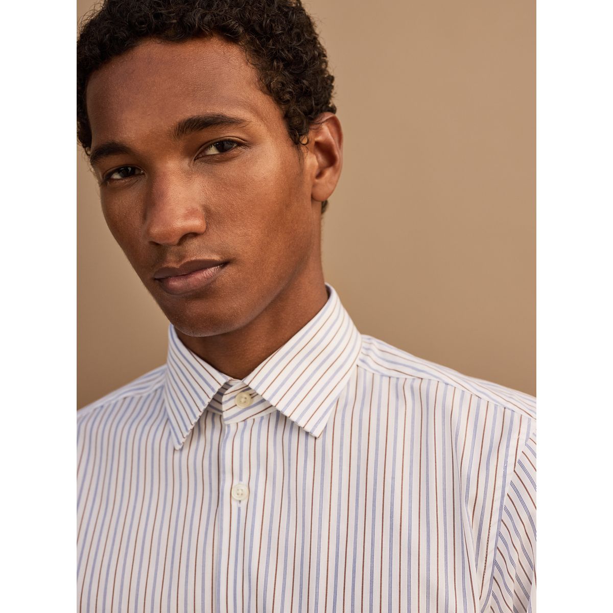 Chemise habillée à rayures avec cravate blanc/bleu/brun, NEXT