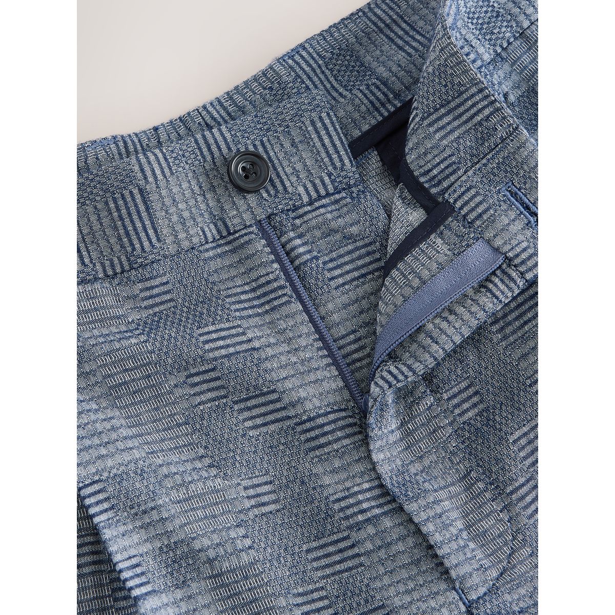 Short de costume en coton texturé carreaux bleu, NEXT