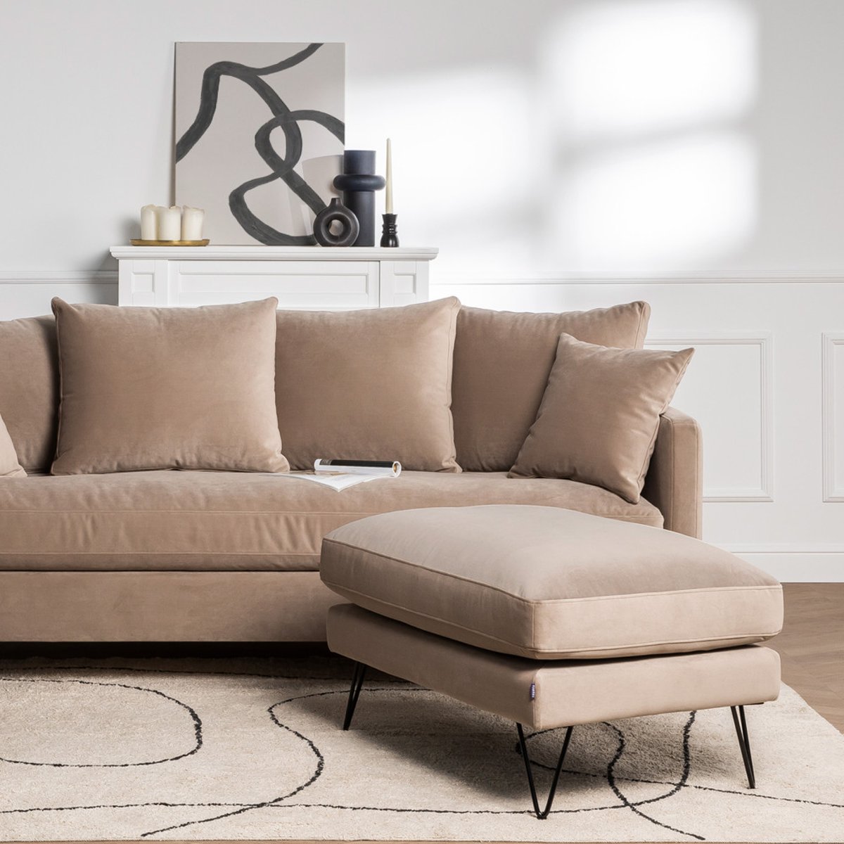 Pouf en velours pieds épingles noirs- VILLABON beige, DRAWER