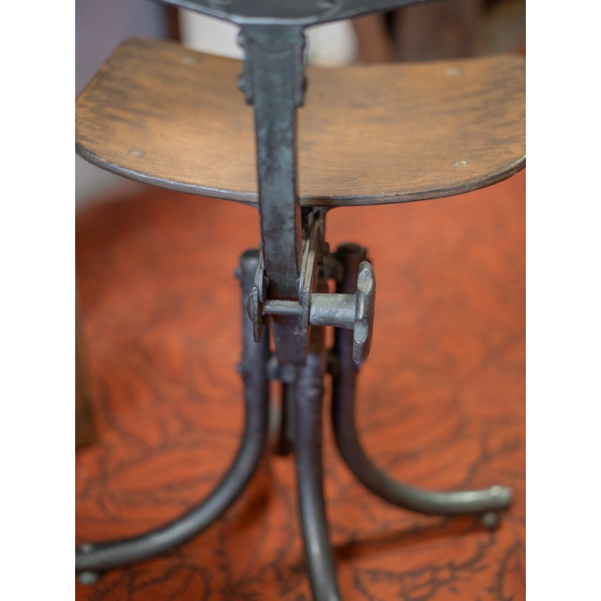 Chaise d'atelier en bois Alma N°795 - Bon état bois, DEBONGOUT