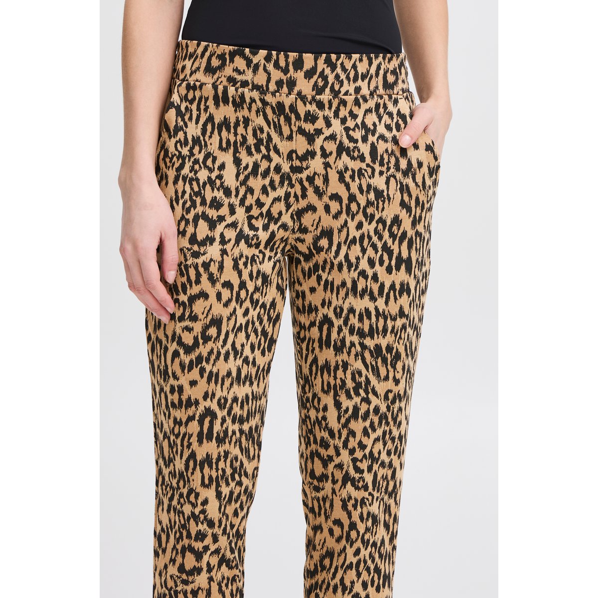 Pantalon slim à jambe fuselée natural leo jacquard, ICHI