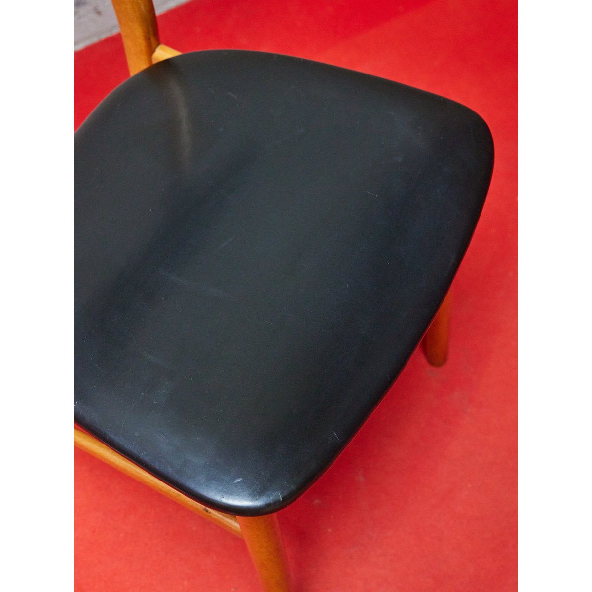 Chaise scandinave en bois Alma N°1626 - Bon état bois clair, DEBONGOUT
