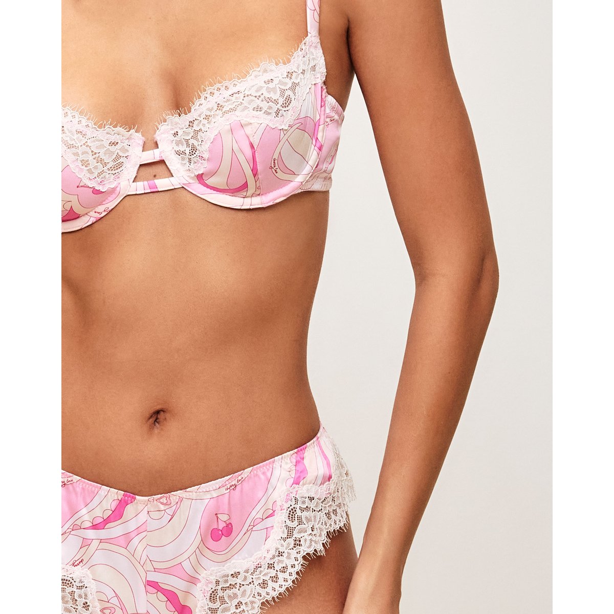 Tanga en satin et dentelle à motifs cerises GLOSSYPAISLIZ rose, UNDIZ