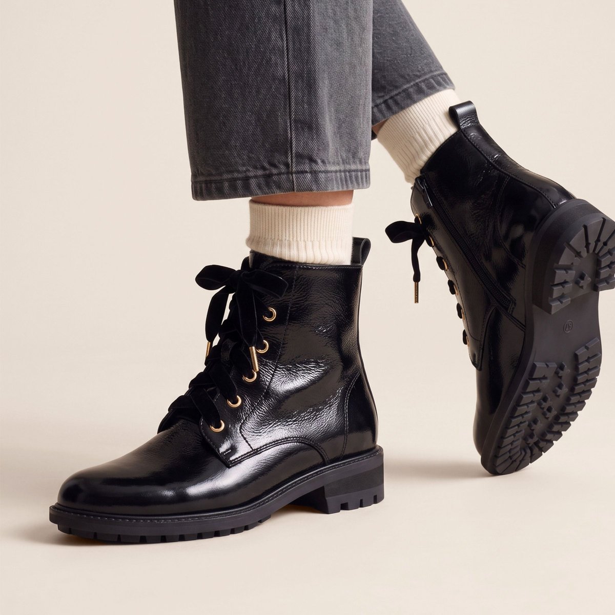 Bottines plates à lacet cuir vernis noir, JULES & JENN